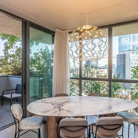 Lovely - With Views Apartment